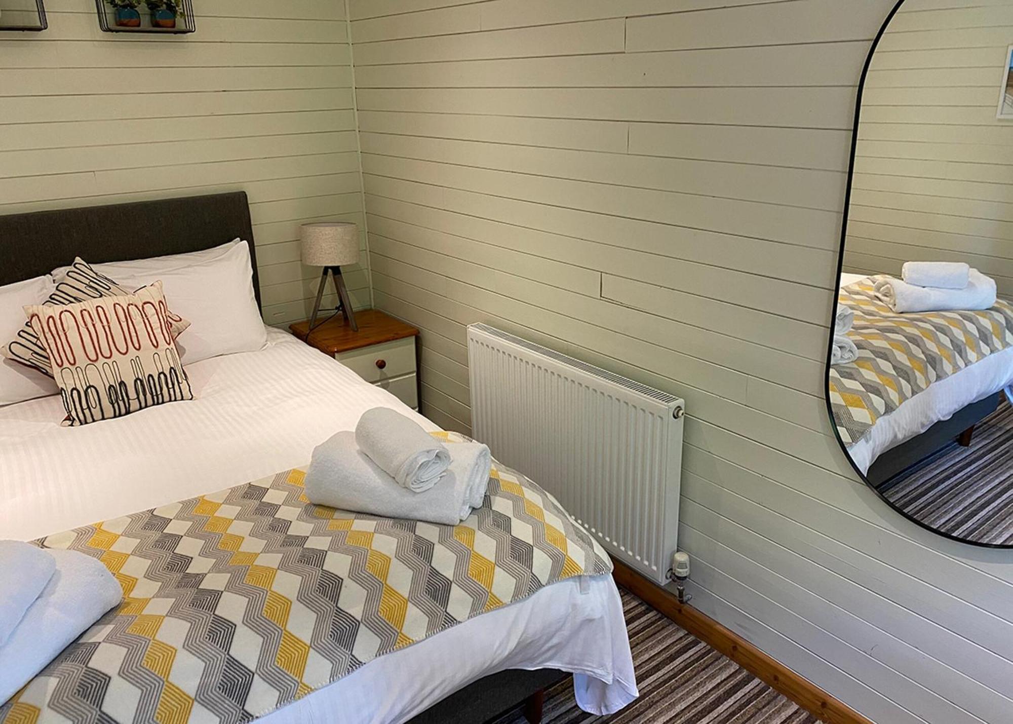 Ivyleaf Combe Lodges Stratton  Esterno foto