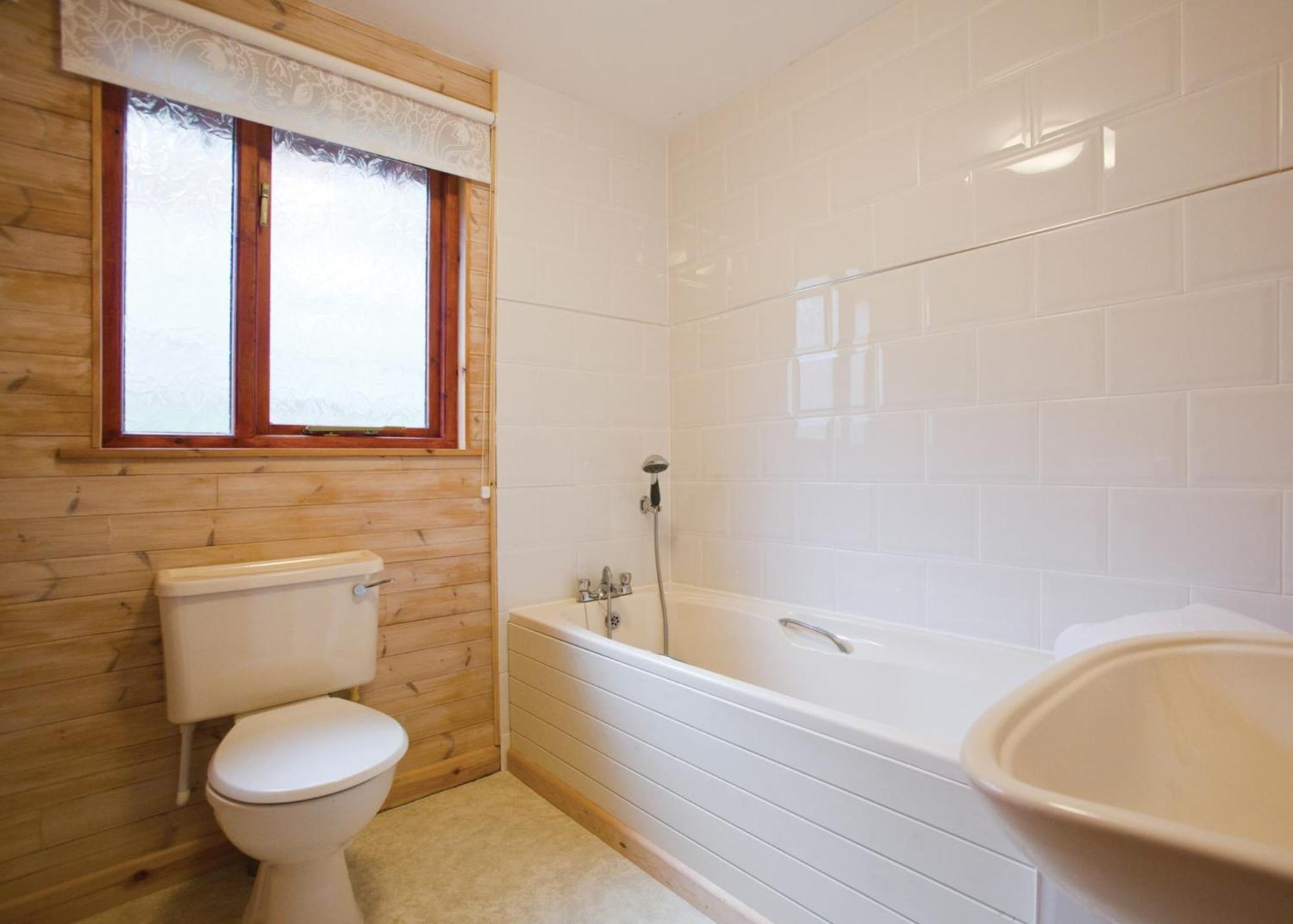 Ivyleaf Combe Lodges Stratton  Esterno foto
