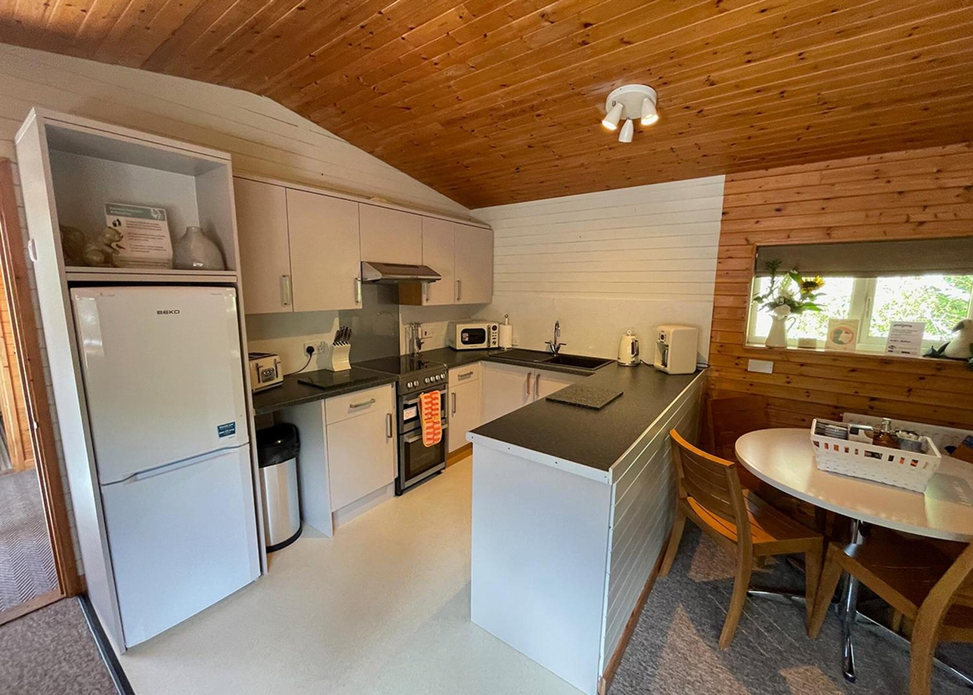 Ivyleaf Combe Lodges Stratton  Esterno foto