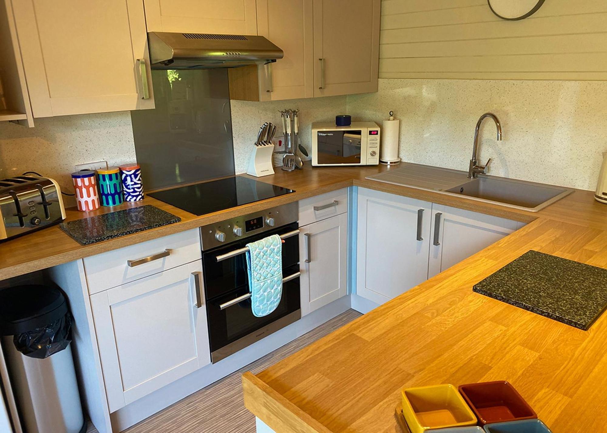 Ivyleaf Combe Lodges Stratton  Esterno foto
